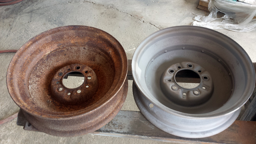 Before and after shot of 1932 car rims, sandblasted by XTREME Fabrication of Maryland. Before and after shot of 1932 car rims, sandblasted by XTREME Fabrication of Maryland.